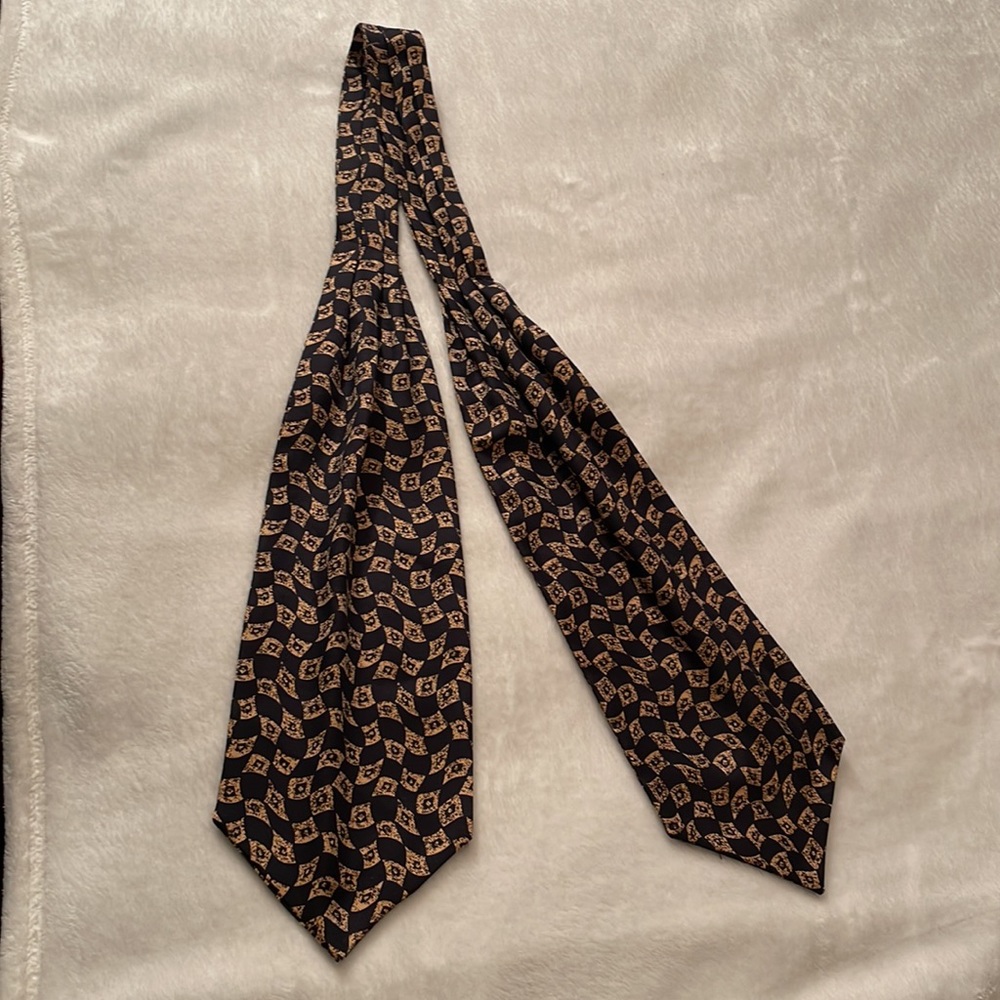 Reporter neckerchief